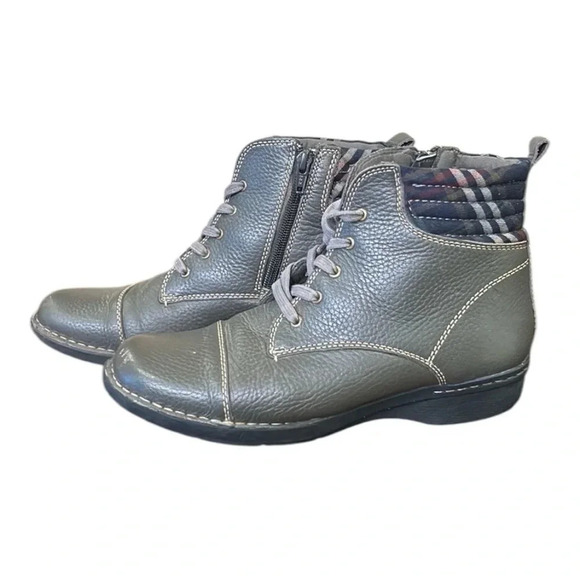 Clarks Whistle Bea Ankle Boot Women’s 7.5 Gray Leather Side Zip Lace Up Bootie - Picture 15 of 15